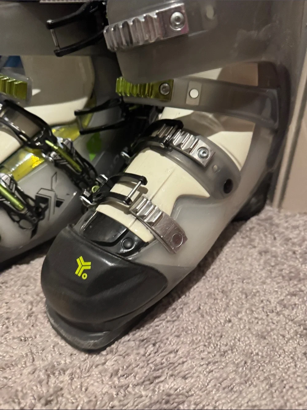 Dalbello Men’s Gray and Black Ski Boots with Green Accents